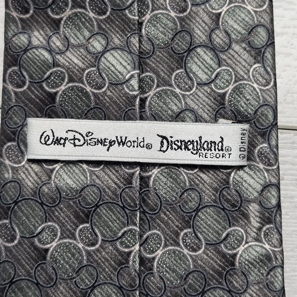 Walt Disney World Disney Resort Mickey Mouse Mens Silk Tie